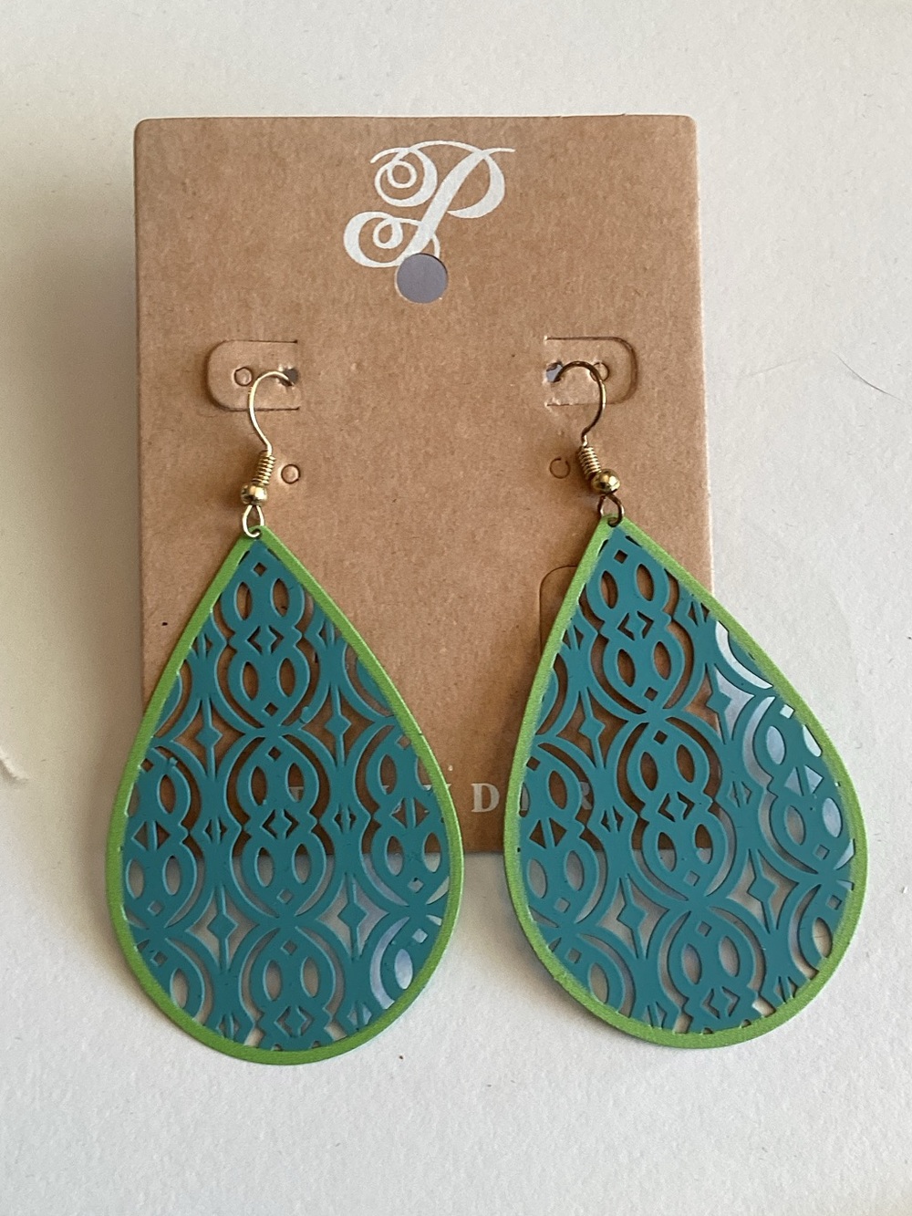 Green Teardrop‎ Cutout Dangle Earrings